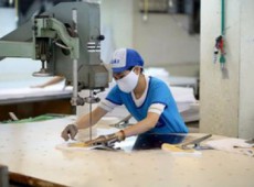 Xuất khẩu bật tăng sau COVID-19, thặng dư thương mại đạt mức kỷ lục